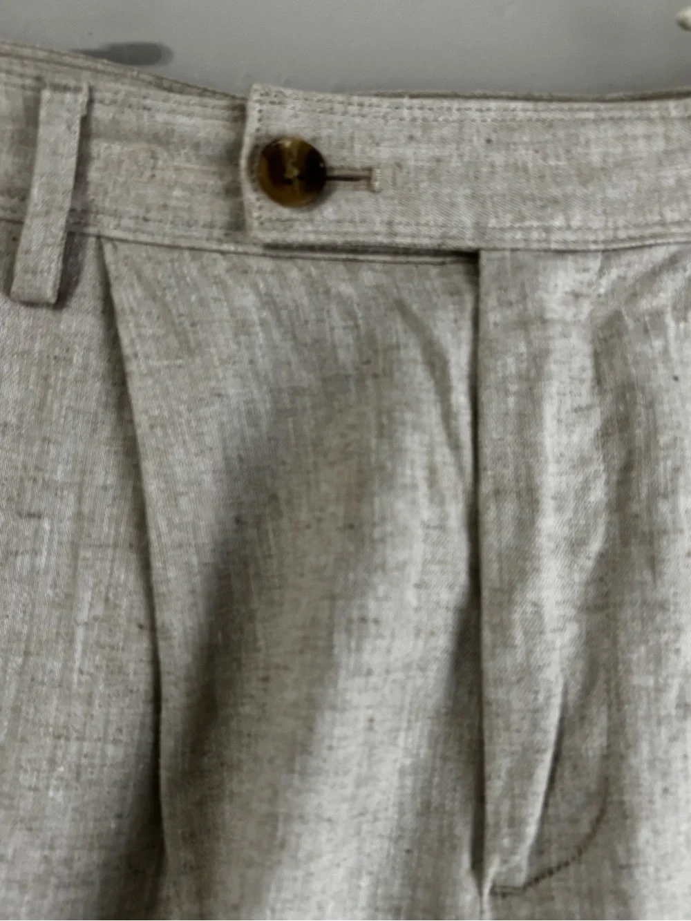 Women’s Light Beige Pleated Linen Trousers